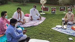 Farm Bill 2020: राज्य सभा उप सभापति हरिवंश की निलंबित सांसदों को चाय और राष्ट्रपति को पत्र एक नजीर है!