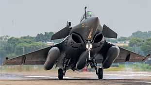 Rafale Jets: देश की सबसे उन्नत स्क्वाड्रन को पहली महिला पायलट मिलना गुंजन मूमेंट है! Rafale Jets: देश की सबसे उन्नत स्क्वाड्रन को पहली महिला पायलट मिलना गुंजन मूमेंट है!