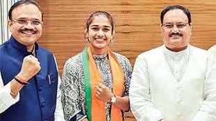 बबीता फोगाट की तैयारी भाजपा में शीर्षस्तर पर जाने की है! बबीता फोगाट की तैयारी भाजपा में शीर्षस्तर पर जाने की है!