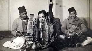 Begum Akhtar: वो गायिका जिसकी आवाज़ इधर उधर नहीं बल्कि सीधे रूह में उतरती है!
