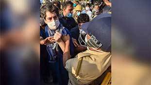 Hathras Case: सोई पड़ी कांग्रेस को 2022 के लिए प्रियंका ने 'हनुमान' बन संजीवनी दे दी! Hathras Case: सोई पड़ी कांग्रेस को 2022 के लिए प्रियंका ने 'हनुमान' बन संजीवनी दे दी!