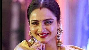 Rekha: काफी अकेली नहीं है वो, वो अकेली ही काफी हैं!