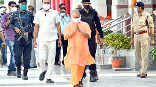 योगी आदित्यनाथ के लिए चुनाव तो नहीं, उपचुनाव जरूर भारी पड़ते हैं