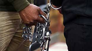 यदि आप सरकार विरोधी हैं तो फेसबुक पर 'नो पॉलिटिक्स, प्लीज'! यदि आप सरकार विरोधी हैं तो फेसबुक पर 'नो पॉलिटिक्स, प्लीज'!