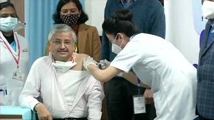 महामारियों को हराने वाले देश में Covid vaccine पर लोगों को यकीन क्यों नहीं? महामारियों को हराने वाले देश में Covid vaccine पर लोगों को यकीन क्यों नहीं?