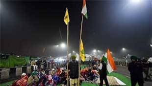 किसान आंदोलन पर तमाम आशंकाओं के बीच दो तरह के लोग हैं... किसान आंदोलन पर तमाम आशंकाओं के बीच दो तरह के लोग हैं...