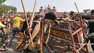 किसानों ने ट्रैक्टर परेड की ज़िद करके खुद के पैरों पर ही कुल्हाड़ी मार ली है