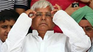 बीमार कैदी होकर भी लालू यादव बिहार सरकार के लिए ताकतवर विपक्ष हैं! बीमार कैदी होकर भी लालू यादव बिहार सरकार के लिए ताकतवर विपक्ष हैं!