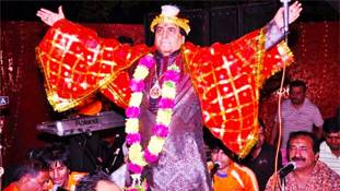 Narendra Chanchal Death: जब जब माता का नाम आएगा, उनके इस 'शेर' की आवाज गूंजेगी!