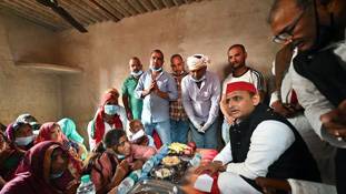 अखिलेश यादव ये कैसा समाजवाद ला रहे हैं? मौका है, संभल जाइए... अखिलेश यादव ये कैसा समाजवाद ला रहे हैं? मौका है, संभल जाइए...