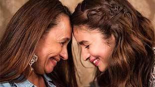 मां तुम क्या हो यार कभी थकती क्यों नहीं, रूकती क्यों नहीं?