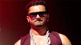 Yo Yo Honey Singh Birthday: स्टारडम के शिखर पर जाकर 'डूबे' एक स्टार के कमबैक की कहानी! Yo Yo Honey Singh Birthday: स्टारडम के शिखर पर जाकर 'डूबे' एक स्टार के कमबैक की कहानी!