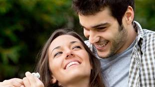 गर्लफ्रेंड और पत्नी में अपनी मां को ढूंढते लड़के कौन हैं? आइये, साइंस की नजर से समझें