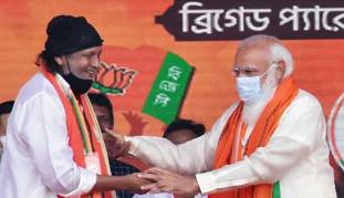 'डिस्को डांसर' के बाद बंगाल में 'कप्तान' की जुगाड़ में जुटी भाजपा! 'डिस्को डांसर' के बाद बंगाल में 'कप्तान' की जुगाड़ में जुटी भाजपा!