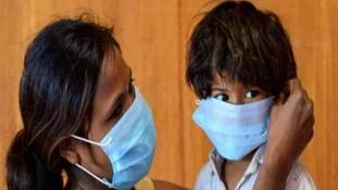 घर पर मास्क लगाने की सलाह क्यों दे रहे हैं एक्सपर्ट, किसी कन्फ्यूजन में मत रहिएगा