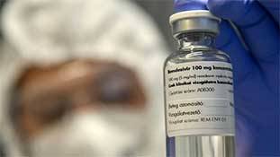 Remdesivir Injection: कोरोना मरीजों के लिए संजीवनी इंजेक्शन, दवाई भी-लड़ाई भी! Remdesivir Injection: कोरोना मरीजों के लिए संजीवनी इंजेक्शन, दवाई भी-लड़ाई भी!
