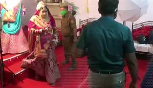 West Tripura DM: शादी समारोह रुकवाने पर डीएम शैलेश यादव को कितना गुनहगार मानते हैं आप?