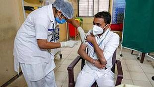 corona vaccination की रफ्तार बढ़ने की जगह कम क्यों होती जा रही है? जानिए... corona vaccination की रफ्तार बढ़ने की जगह कम क्यों होती जा रही है? जानिए...