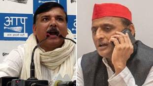 'आप' अब सपा की पीआर एजेंसी की भूमिका में !