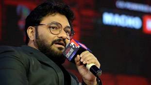 बाबुल सुप्रियो के राजनीति छोड़ने पर उदास मत होइये, अच्छे गाने सुनने को मिलेंगे! बाबुल सुप्रियो के राजनीति छोड़ने पर उदास मत होइये, अच्छे गाने सुनने को मिलेंगे!