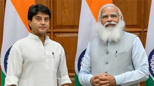 बीजेपी के फ्यूचर CM की नर्सरी जैसा लगता है मोदी का नया मंत्रिमंडल