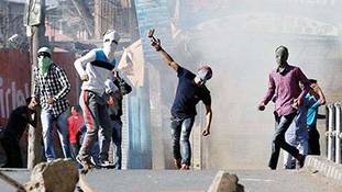 कश्मीर में पत्थरबाजी के मामलों में आई कमी, जानिए इसके पीछे की बड़ी वजहें