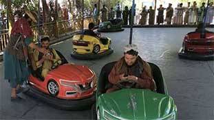 Amusement Park में खेलकूद करते तालिबान के दिल में भी एक बच्चा है, बिगड़ैल बच्चा!