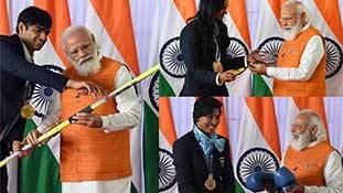 'नीलामी' की बात कर पीएम मोदी नीरज, सिंधू लवलीना के अलावा देश का भी दिल जीत चुके हैं!