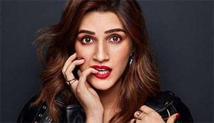 फिल्म इंडस्ट्री की 'छुपी रुस्तम' Kriti Sanon 'लेडी अक्षय कुमार' बनने की राह पर हैं! फिल्म इंडस्ट्री की 'छुपी रुस्तम' Kriti Sanon 'लेडी अक्षय कुमार' बनने की राह पर हैं!