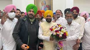 कांग्रेस का ट्रंप कार्ड नजर आ रहे चन्नी को यूं ही सेल्फ गोल नहीं कहा जा रहा है! कांग्रेस का ट्रंप कार्ड नजर आ रहे चन्नी को यूं ही सेल्फ गोल नहीं कहा जा रहा है!