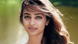 वो चेहरे की सर्जरी कराकर नेचुरल ब्यूटी की बातें करने वाले, राधिका आप्टे ने क्या ताना मारा है!