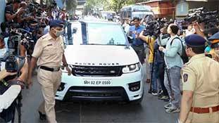 आर्यन खान रिहा हुए हैं या शाहरुख की कोई फ़िल्म रिलीज़ हुई है!