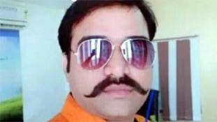 योगी को मालूम हो कि पुलिस की ज्यादा पीठ ठोकना भी अच्छा नहीं होता! योगी को मालूम हो कि पुलिस की ज्यादा पीठ ठोकना भी अच्छा नहीं होता!