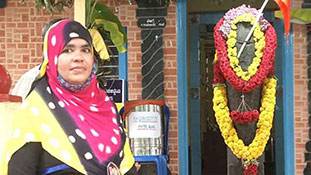 मंदिर परंपराओं को समझिए, मुस्लिम महिला की पूजा पर हैरानी नहीं होगी