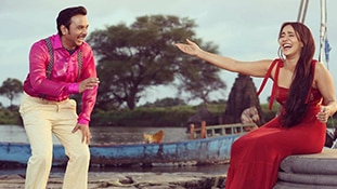 Aafat-e-Ishq Review: बेहतरीन आइडिया के बेकार हो जाने को कहते हैं 'आफत-ए-इश्क' Aafat-e-Ishq Review: बेहतरीन आइडिया के बेकार हो जाने को कहते हैं 'आफत-ए-इश्क'