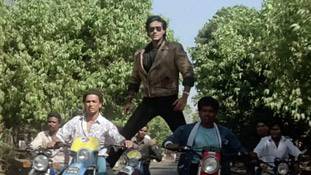 अजय देवगन के 30 साल, किसी एक्टर ने अब तक 'फूल और कांटे' जैसी एंट्री नहीं मारी!