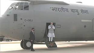 Purvanchal Expressway पर हरक्यूलिस विमान से 'चुनावी सिकंदर' का उतरना... Purvanchal Expressway पर हरक्यूलिस विमान से 'चुनावी सिकंदर' का उतरना...