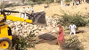 'उठो द्रौपदी शस्त्र उठा लो...' प्रियंका के स्लोगन की जरूरत तो राजस्थान में भी है 'उठो द्रौपदी शस्त्र उठा लो...' प्रियंका के स्लोगन की जरूरत तो राजस्थान में भी है