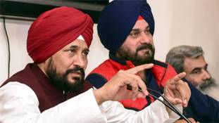 पंजाब में नवजोत सिद्धू की जिद पूरी करते जाना कांग्रेस नेतृत्व का मुसीबत को न्योता