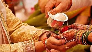 पत्नी की प्रेमी से शादी कराना, इसके लिए दमदार कलेजा चाहिए बॉस