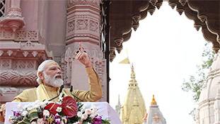 पीएम मोदी के 'मेगा इवेंट्स' ने विपक्षी दलों को रणनीति बदलने पर मजबूर कर दिया!