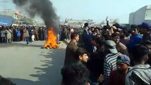 पाकिस्तान में लब्बैक का नारा उठा और मासूम श्रीलंकाई आग के हवाले कर दिया गया!