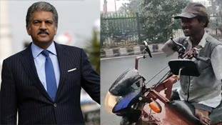 Anand Mahindra की नजर 'जुगाड़' वालों पर पड़ी, किसी को नौकरी मिली तो किसी को SUV Anand Mahindra की नजर 'जुगाड़' वालों पर पड़ी, किसी को नौकरी मिली तो किसी को SUV