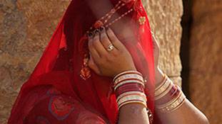 सर्वे कहता है 55% तलाकशुदा महिलाएं नए रिश्ते में बंधना चाहती हैं, क्यों आसान नहीं दूसरी शादी?