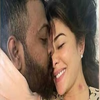 Jacqueline Fernandez-Sukesh pics: प्यार में पड़िये, इंटिमेट भी हो जाइए, लेकिन फोटो फैंटासी से बचिए... Jacqueline Fernandez-Sukesh pics: प्यार में पड़िये, इंटिमेट भी हो जाइए, लेकिन फोटो फैंटासी से बचिए...