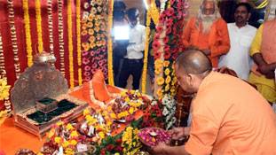 अयोध्या से योगी को चुनाव लड़ा कर बीजेपी क्या-क्या हासिल करना चाहती है? अयोध्या से योगी को चुनाव लड़ा कर बीजेपी क्या-क्या हासिल करना चाहती है?