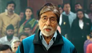 झुंड में अमिताभ बच्चन जैसे दिख रहे हैं, क्या दलित कहानियों का नायक वैसा ही असहाय-भावुक होता है?