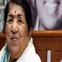 Lata Mangeshkar: वो आवाज़ जो सिर्फ सुनाई ही नहीं, दिखाई भी देती है! Lata Mangeshkar: वो आवाज़ जो सिर्फ सुनाई ही नहीं, दिखाई भी देती है!
