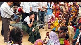 रायबरेली में मैजिक बेअसर, प्रियंका को है 'दादी-पापा' की यादों का सहारा!