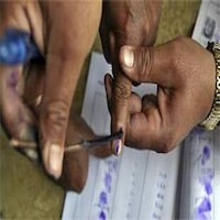 UP Election 2022: तीसरे चरण की इन हॉट सीट्स पर होगी सबकी नजर... UP Election 2022: तीसरे चरण की इन हॉट सीट्स पर होगी सबकी नजर...